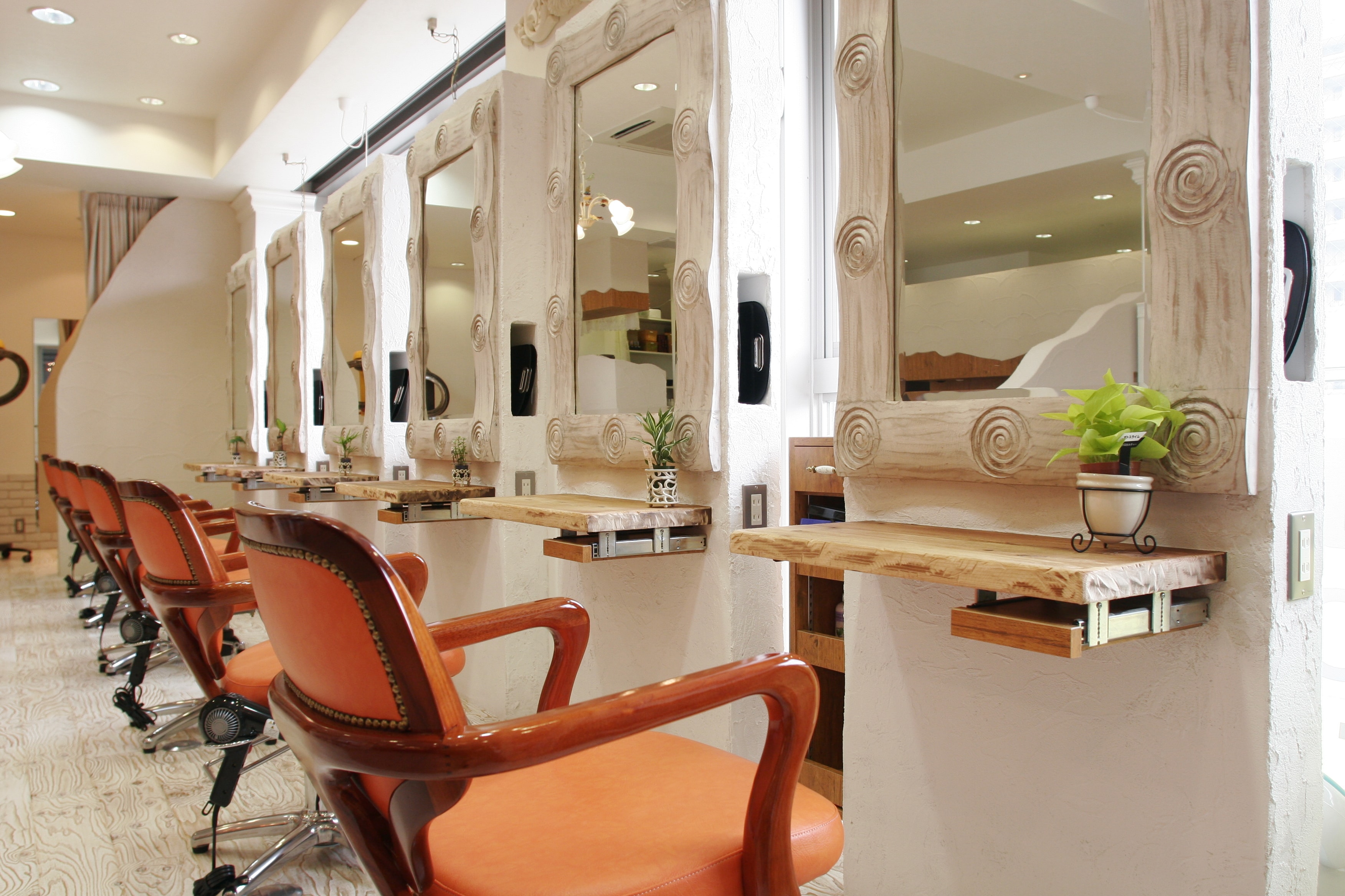 ヘアードレッシングゼル一之江店の店内のセット面