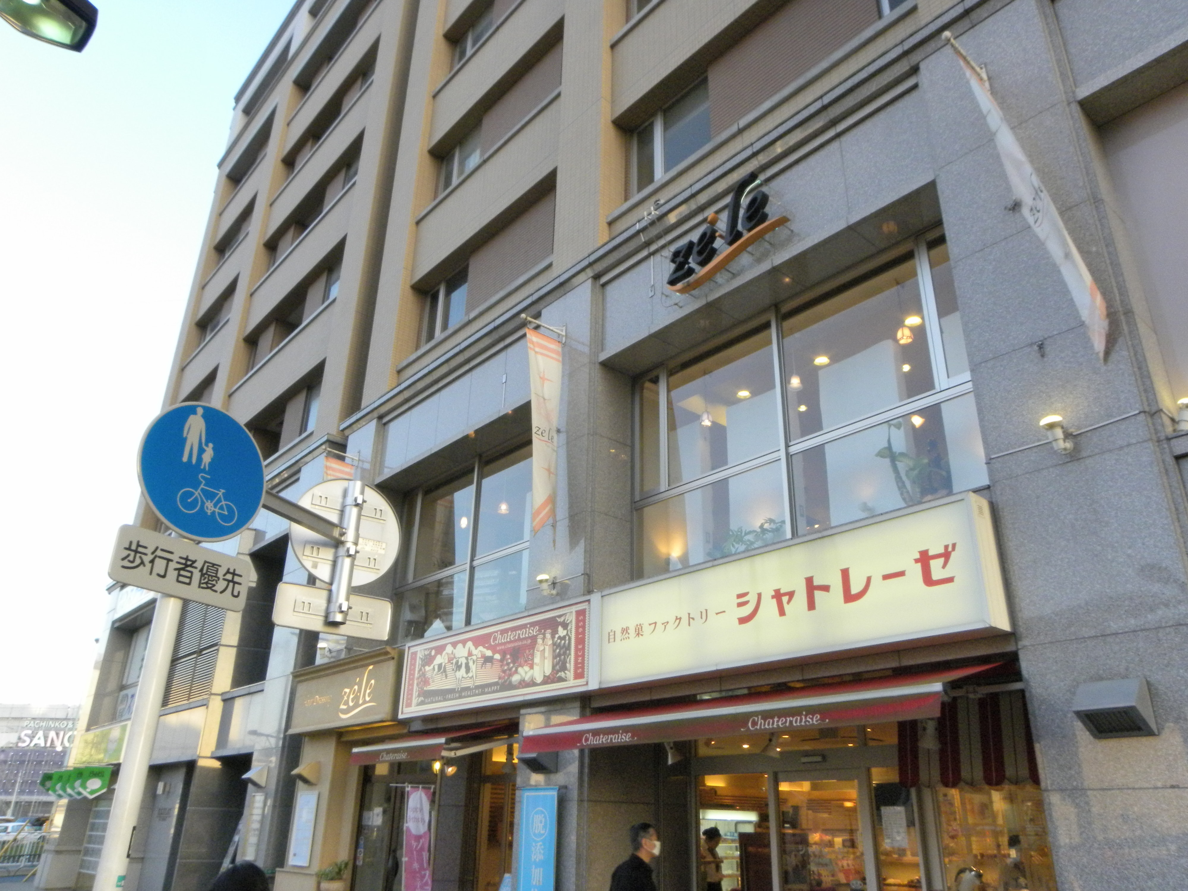 ヘアードレッシングゼル一之江店の外観