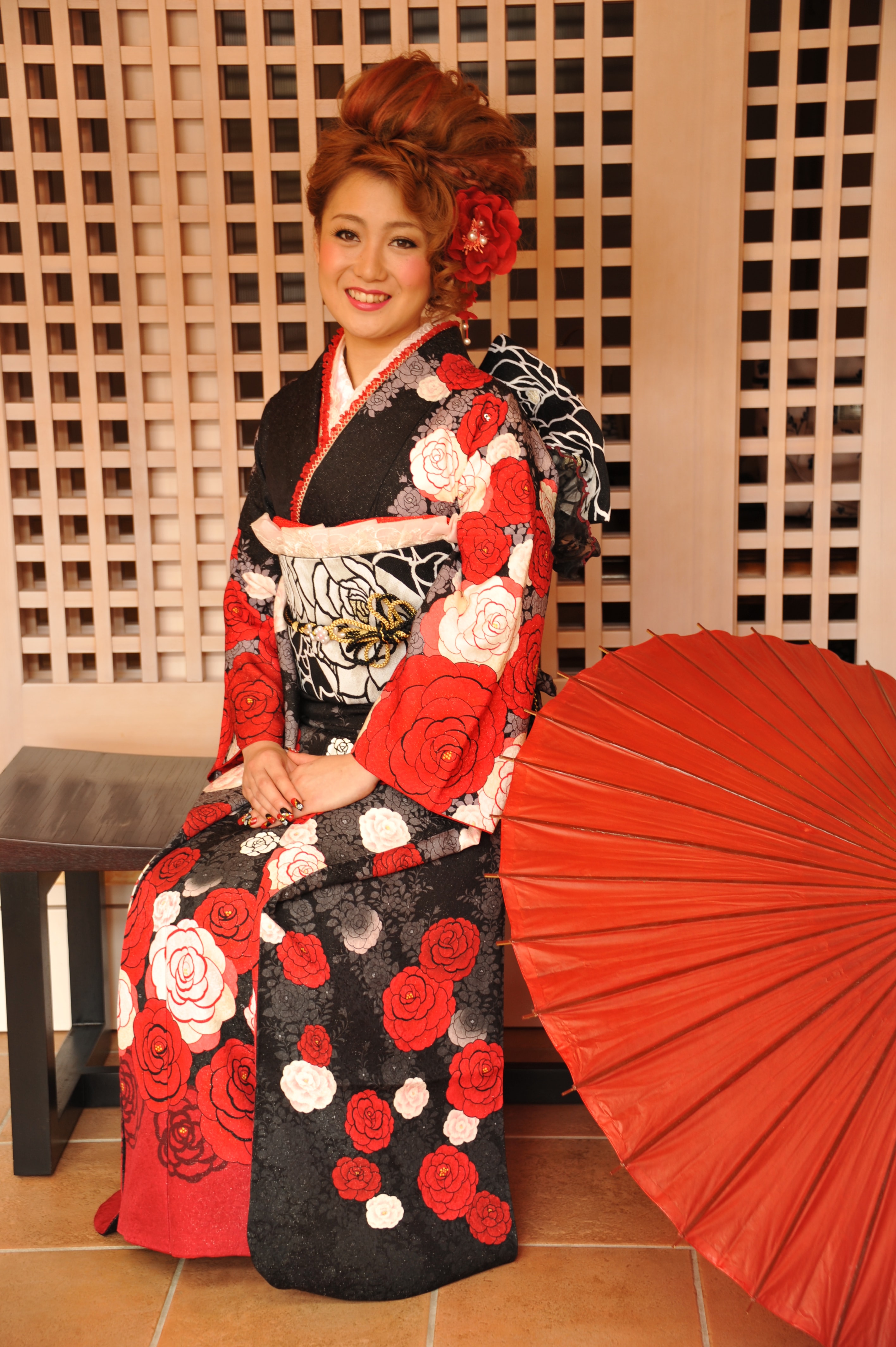 着物を着た綺麗な若い女性